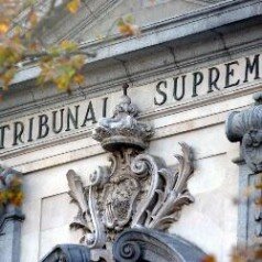 El Tribunal Supremo declara que los ciclistas pueden circular por las aceras y zonas peatonales El Tribunal Supremo declara que los ciclistas pueden circular por las aceras y zonas peatonales
