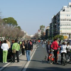 La ‘Ciclovida’ se consolida y cortará la ronda al tráfico una vez cada mes La ‘Ciclovida’ se consolida y cortará la ronda al tráfico una vez cada mes